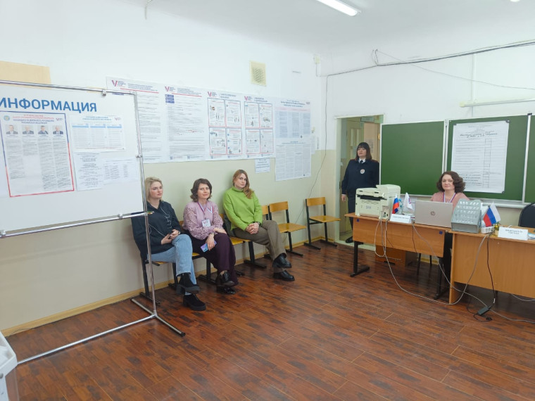 Второй день на базе Мичуринского лицея работают два избирательных участка: №253 и №254.